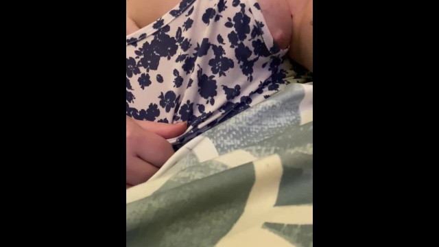 Nipple Teasing Delight with Gorgeous BBW Performer