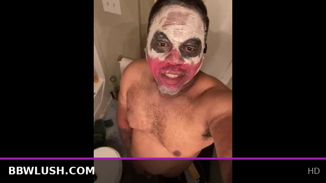 Spooky Halloween Fun: Steamy Bathroom Encounter with Curvy Beauty